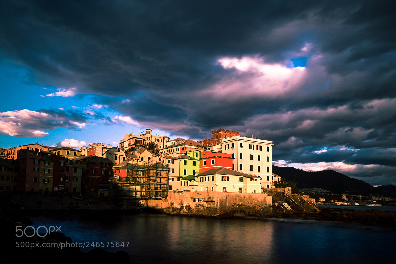 Fujifilm X-T1 sample photo. Sunbeam in boccadasse photography