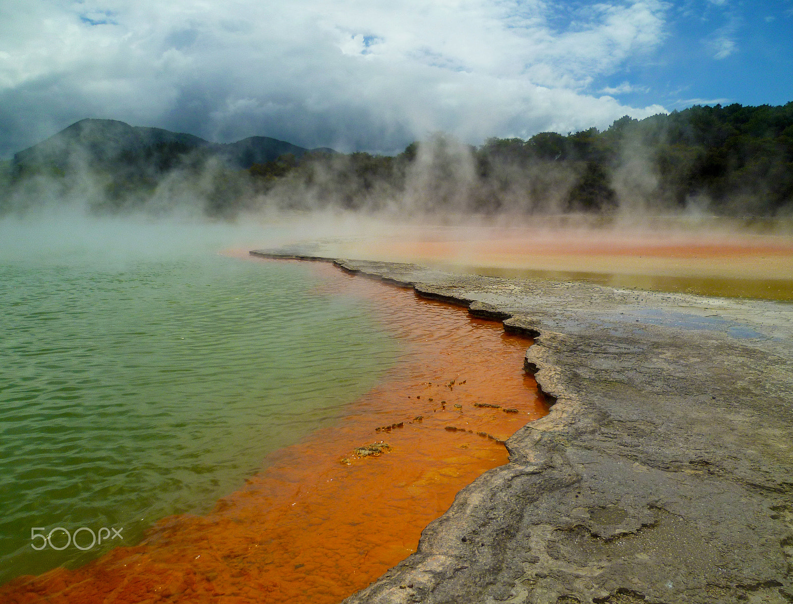 Panasonic DMC-FS11 sample photo. Champagne pool photography