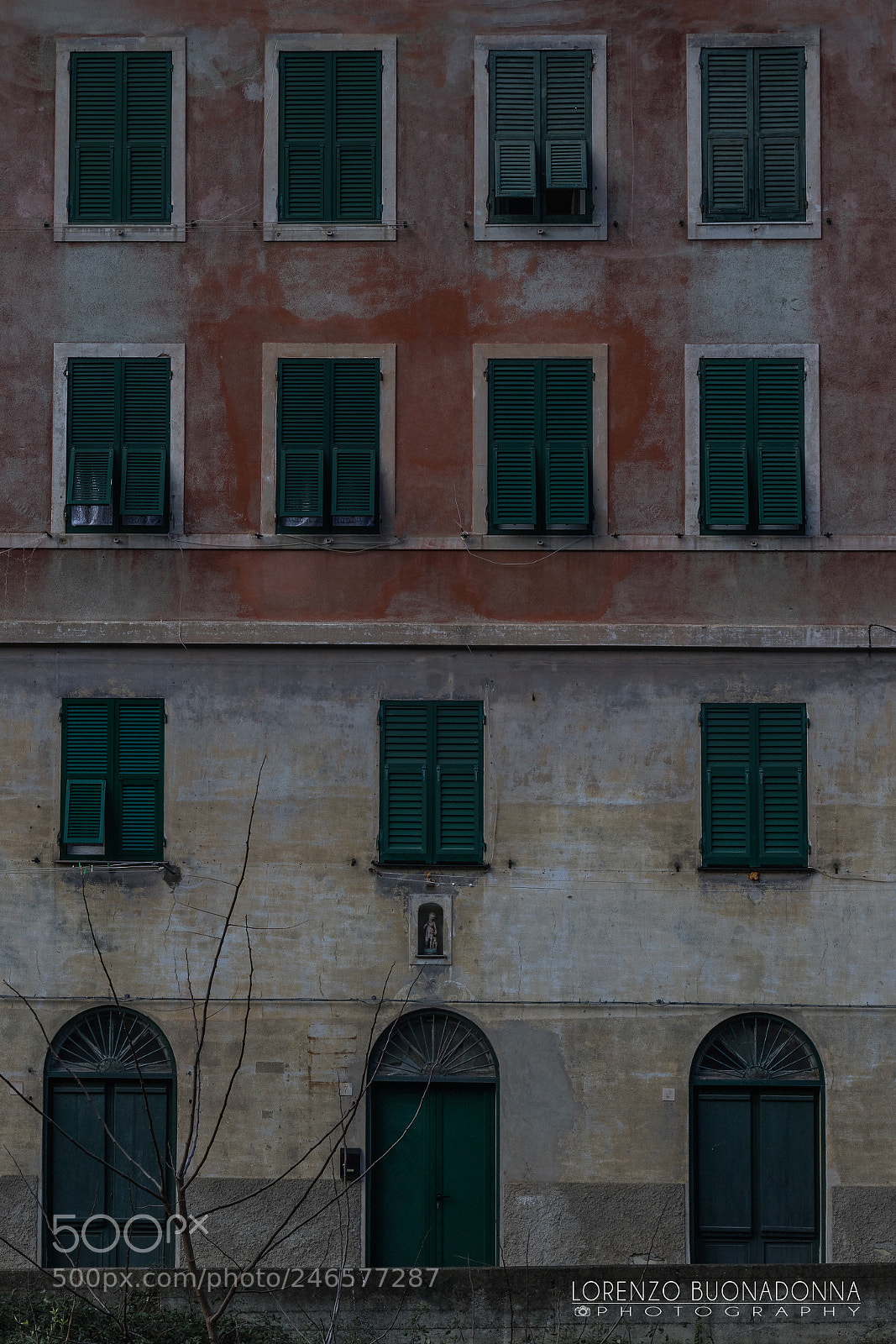 Canon EOS 7D Mark II sample photo. Windows in varenna (2) photography