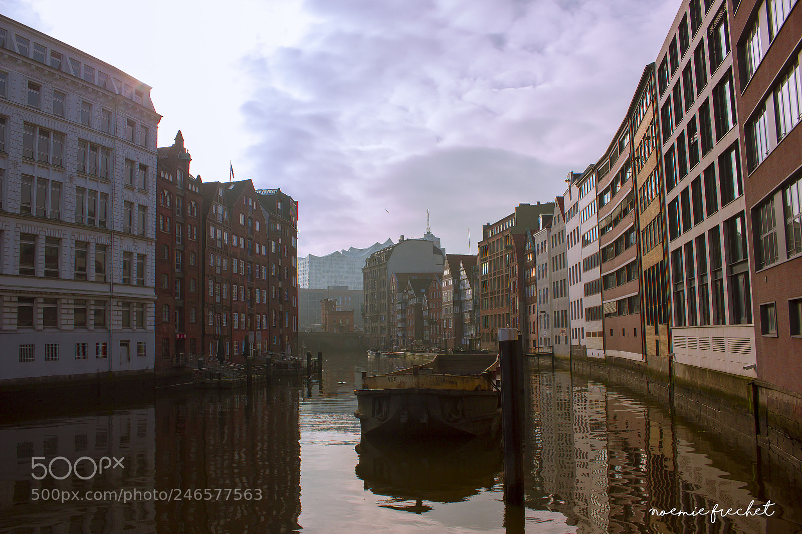 Canon EOS 550D (EOS Rebel T2i / EOS Kiss X4) sample photo. Speicherstadt photography