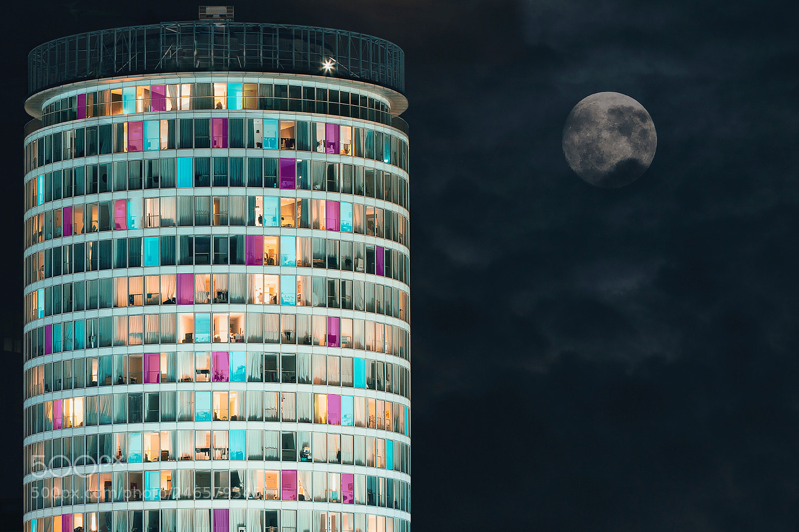 Olympus PEN E-PL5 sample photo. Rotunda and the moon photography