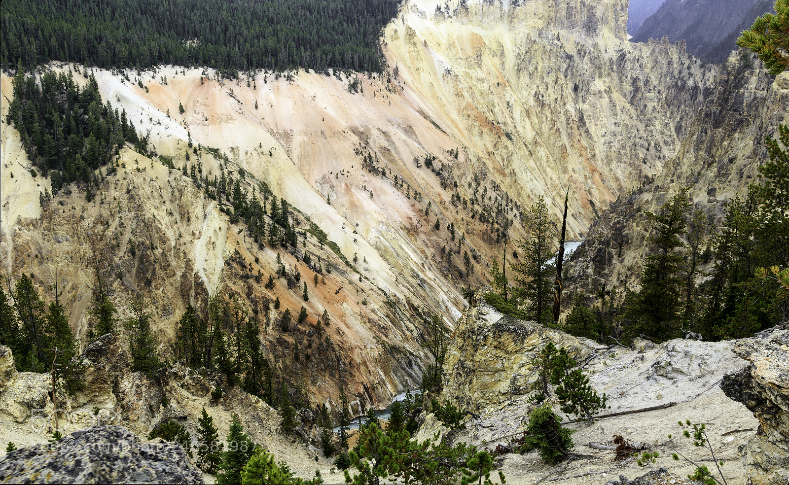 Canon EOS 600D (Rebel EOS T3i / EOS Kiss X5) sample photo. Yellowstone canyon photography