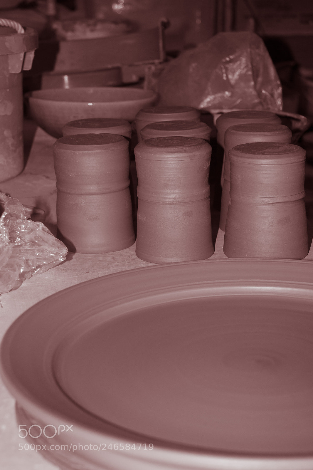 Canon EOS 550D (EOS Rebel T2i / EOS Kiss X4) sample photo. Ceramics drying photography