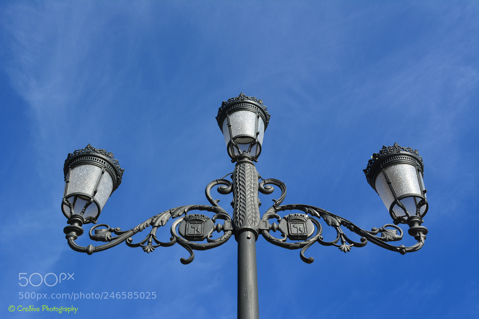 Nikon D5200 sample photo. Street light in madrid photography