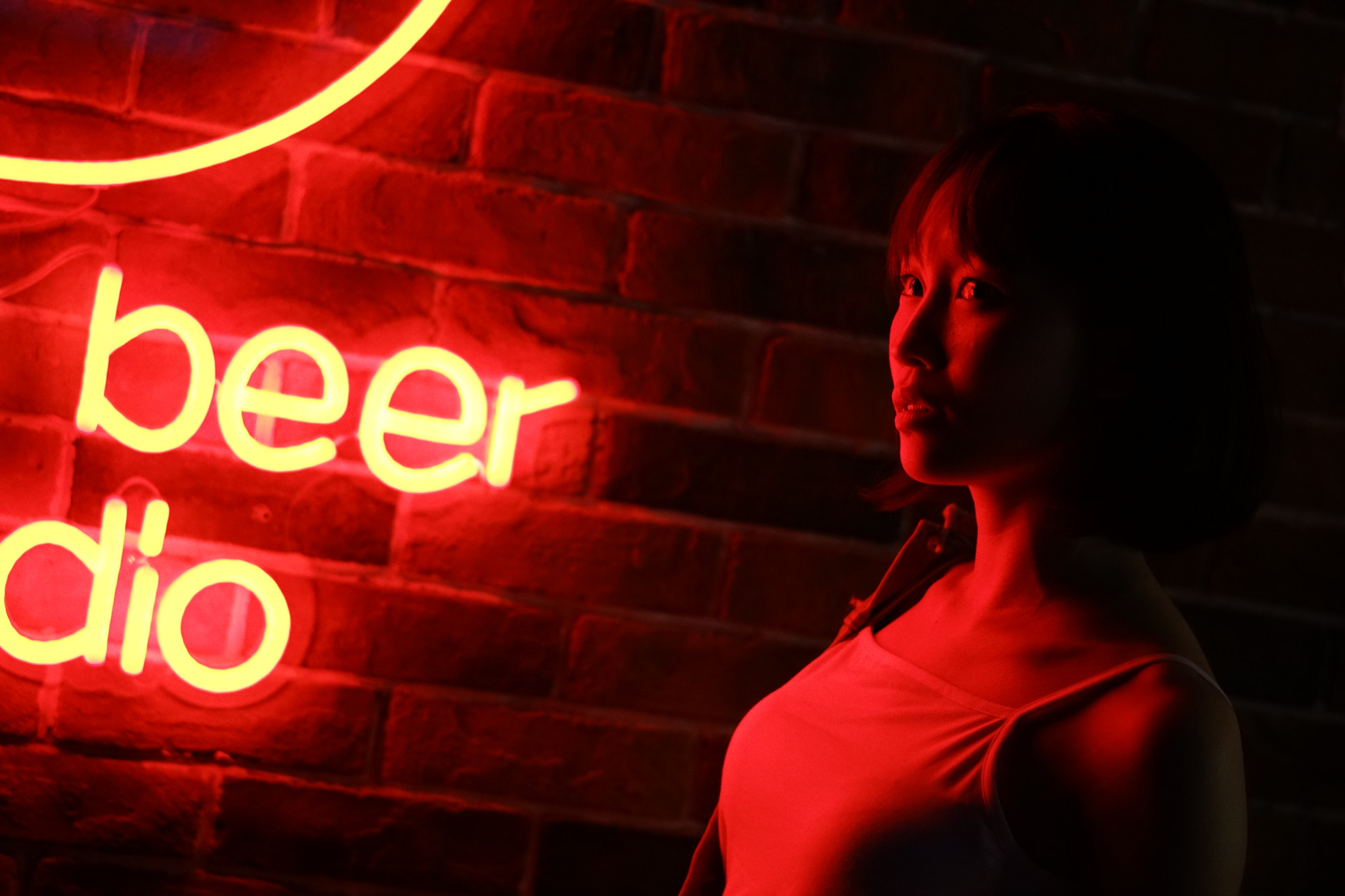 Sony a6300 + Sony Sonnar T* FE 55mm F1.8 ZA sample photo. Night light photography