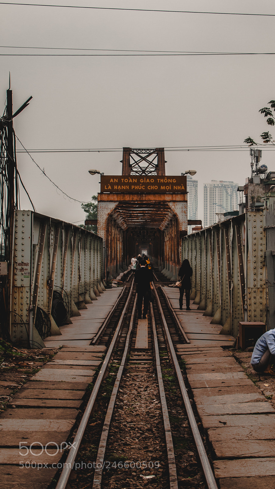 Olympus PEN E-P1 sample photo. Empty tracks photography