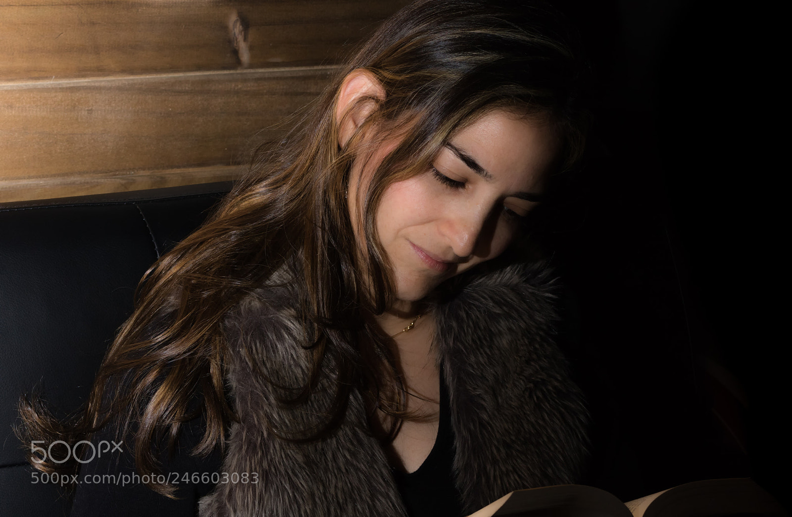 Canon EOS 750D (EOS Rebel T6i / EOS Kiss X8i) sample photo. She really loves reading photography
