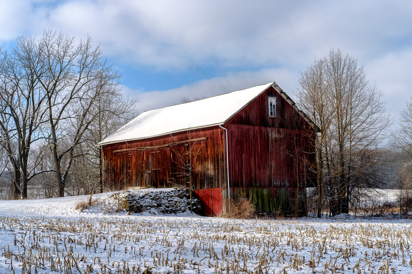 Fujifilm X-T2 sample photo. Snow barn photography