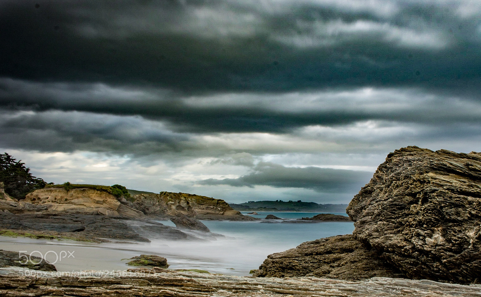 Canon EOS 750D (EOS Rebel T6i / EOS Kiss X8i) sample photo. Moody coastline photography