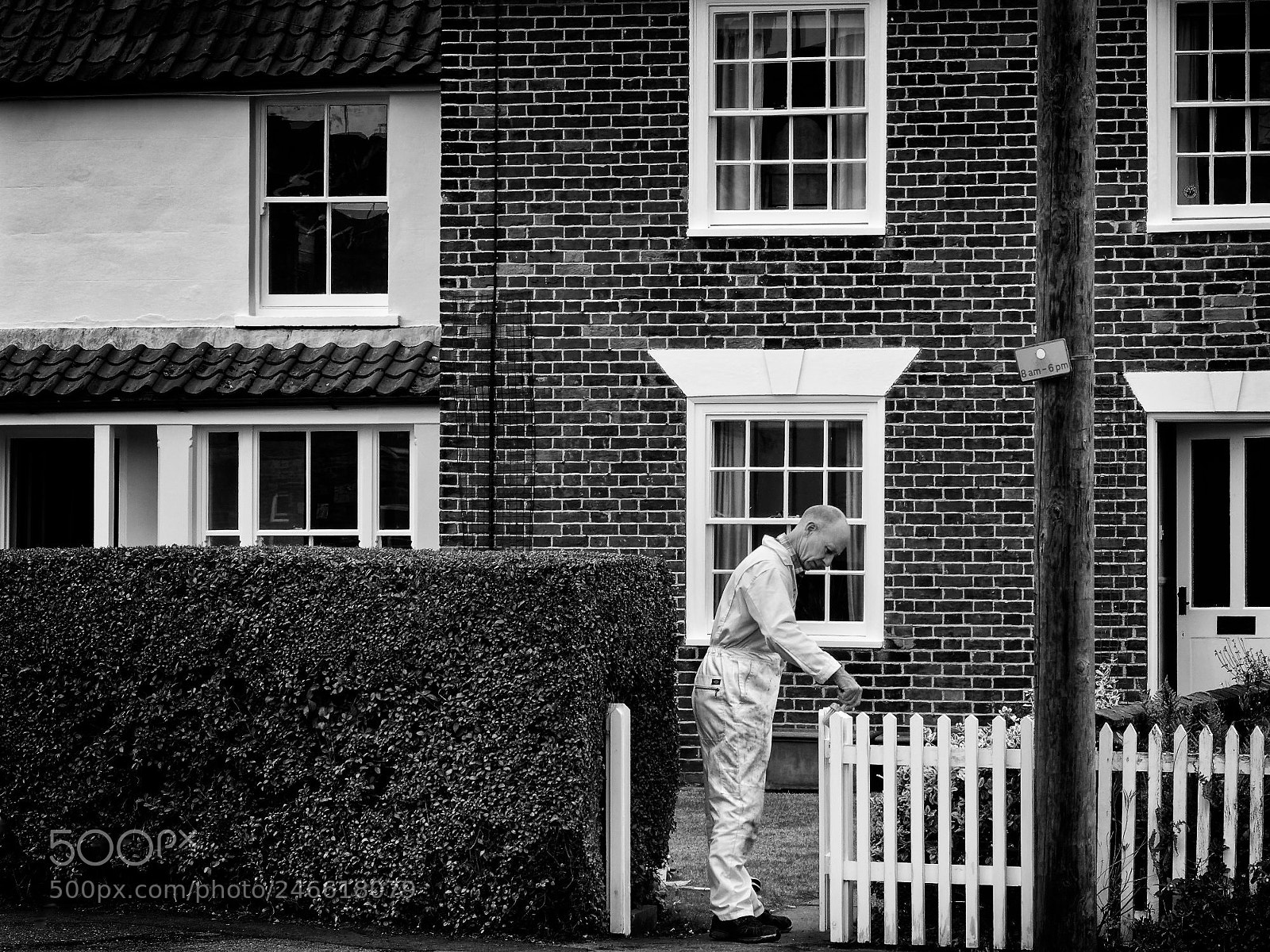 Olympus STYLUS1,1s sample photo. Man paints a fence photography
