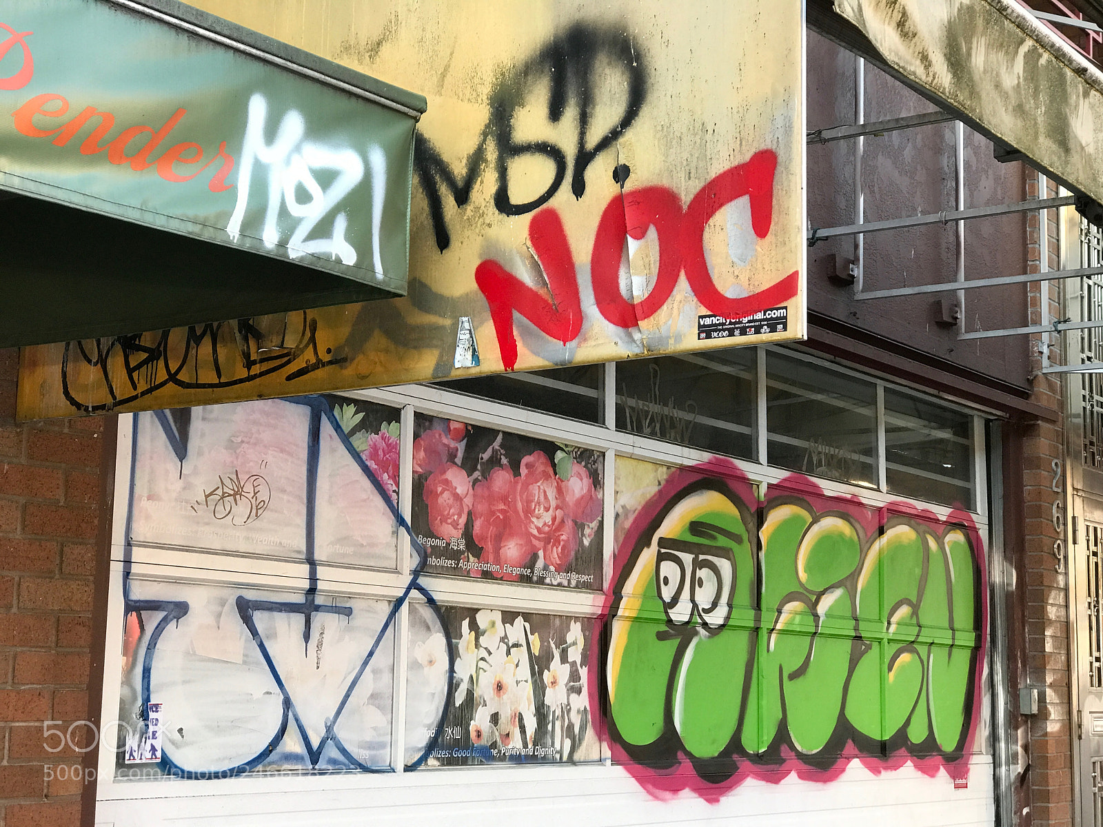 Apple iPhone 7 Plus sample photo. Graffiti photography