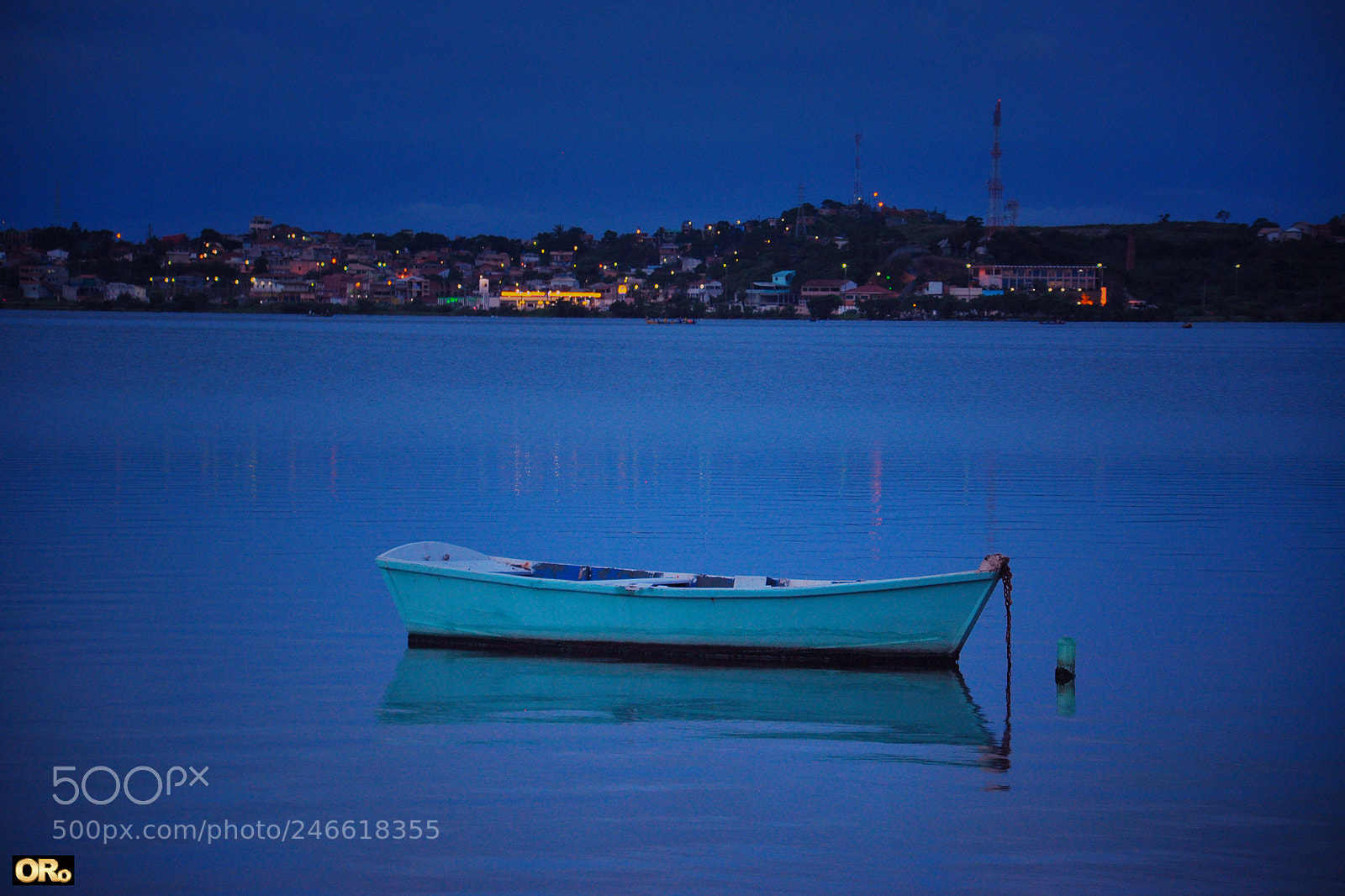 Nikon D90 sample photo. Green canoe on a photography