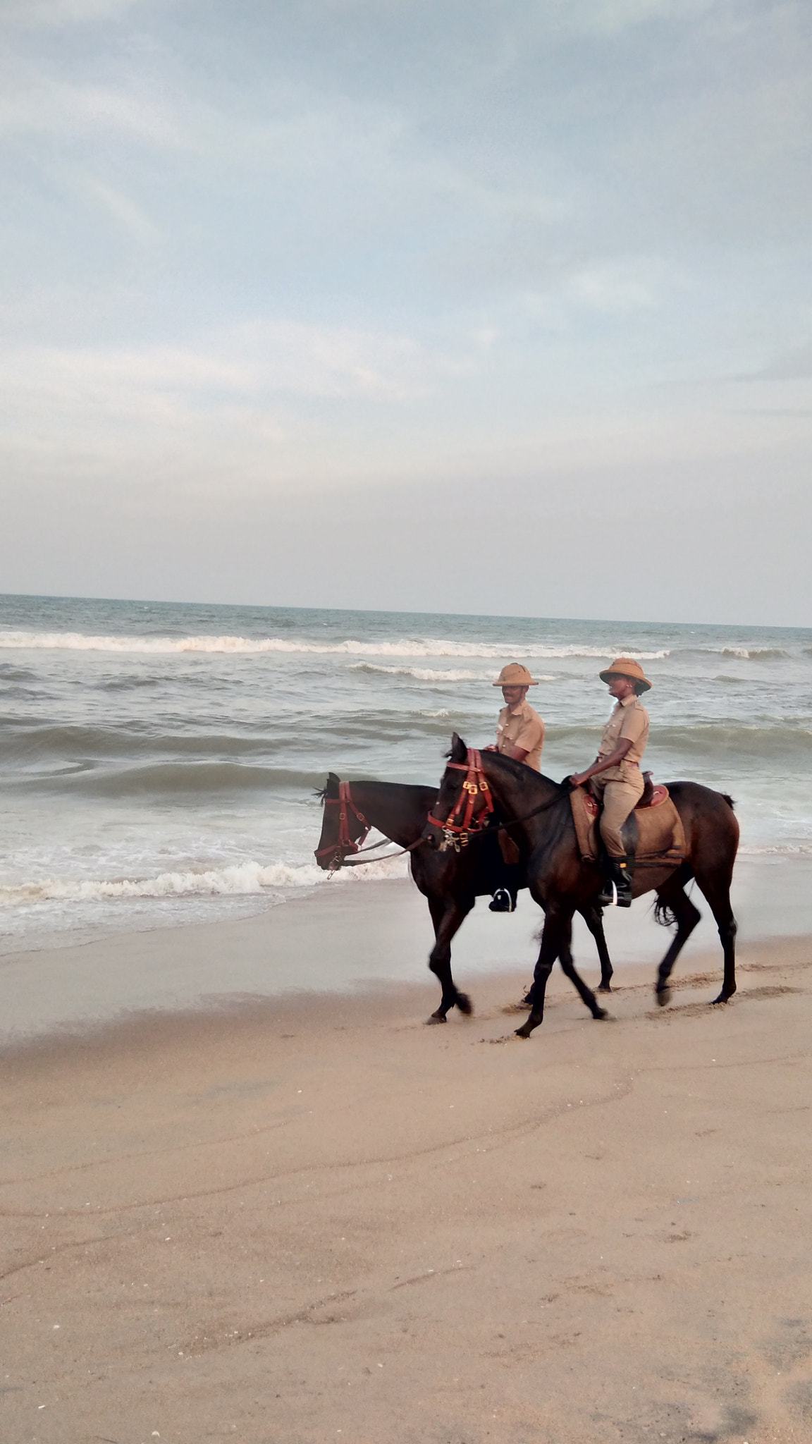 vivo Y55s sample photo. Cops at beach photography