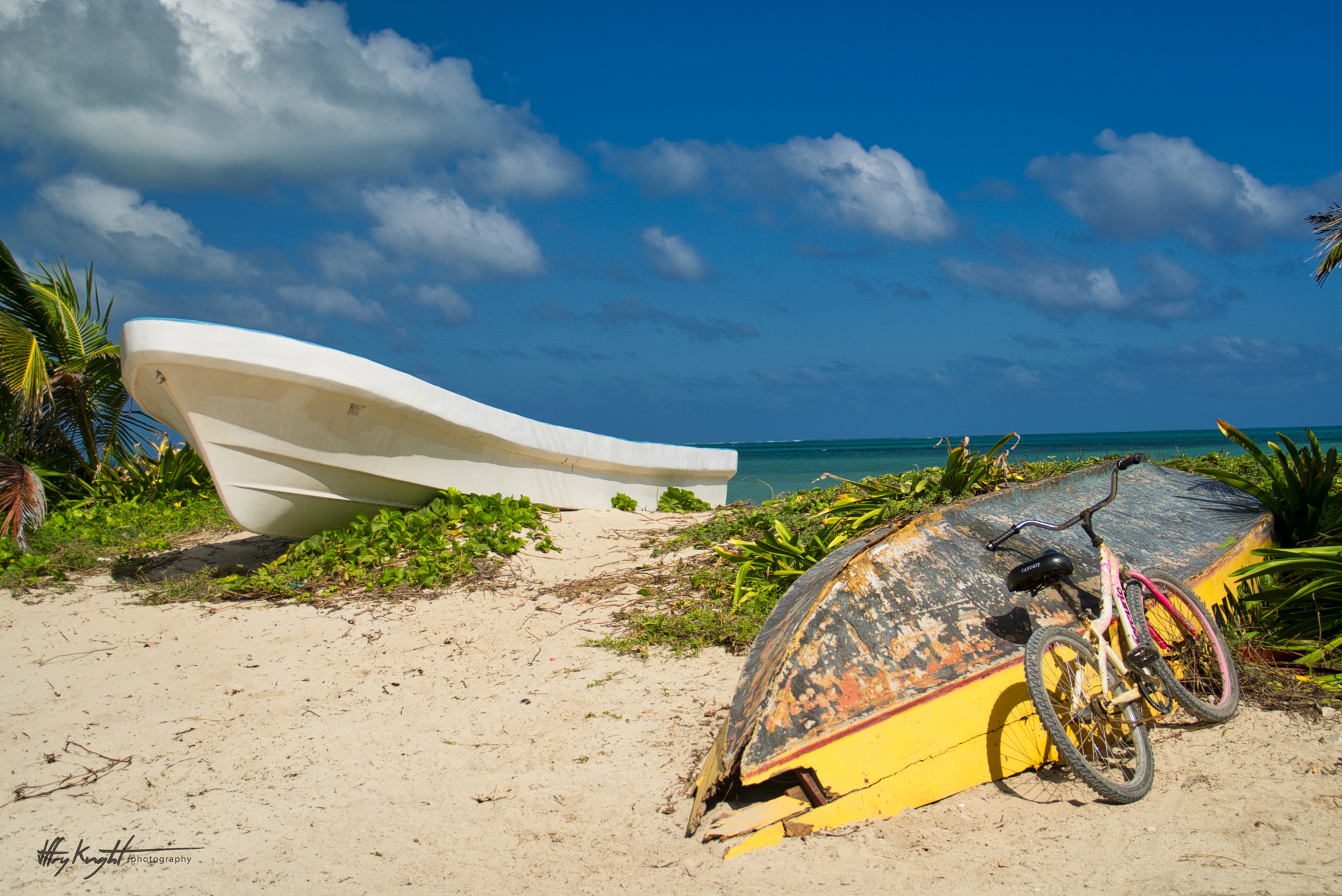 Sony E 16-50mm F3.5-5.6 PZ OSS sample photo. Beached bike photography