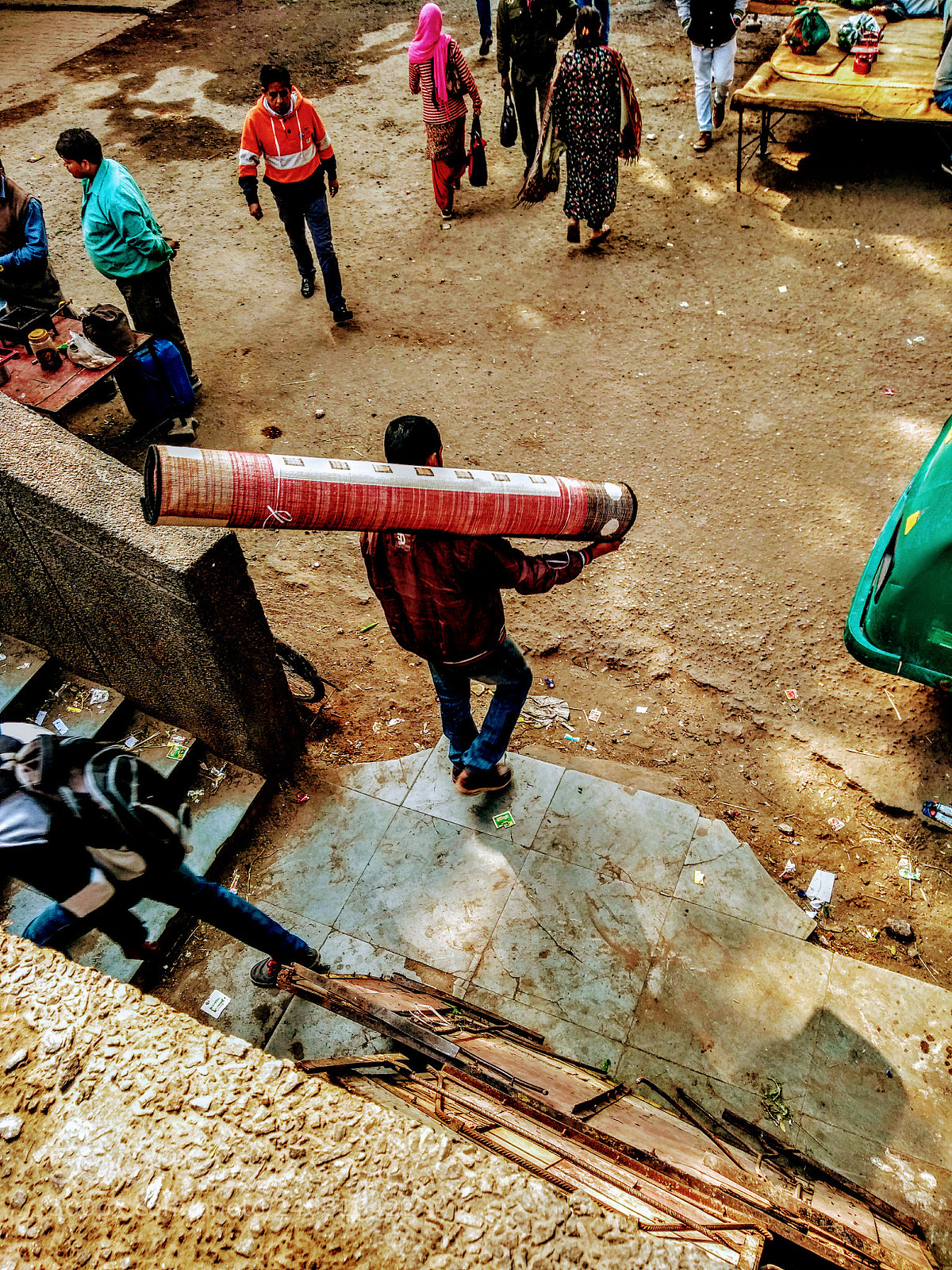 Motorola Moto G (5th Gen) sample photo. Marketplace photography