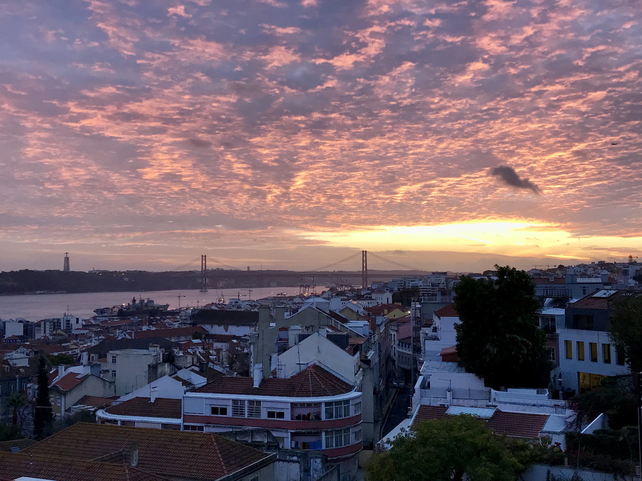 Apple iPad Pro (10.5-inch) sample photo. Lisboa photography