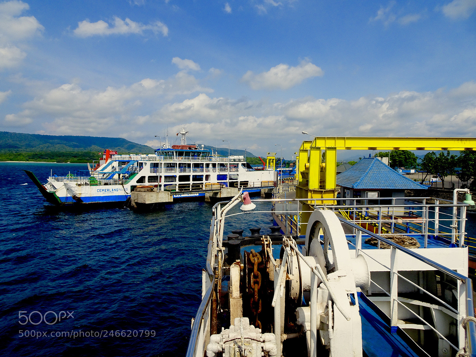 Sony DSC-HX90 sample photo. Boarding the ship. photography