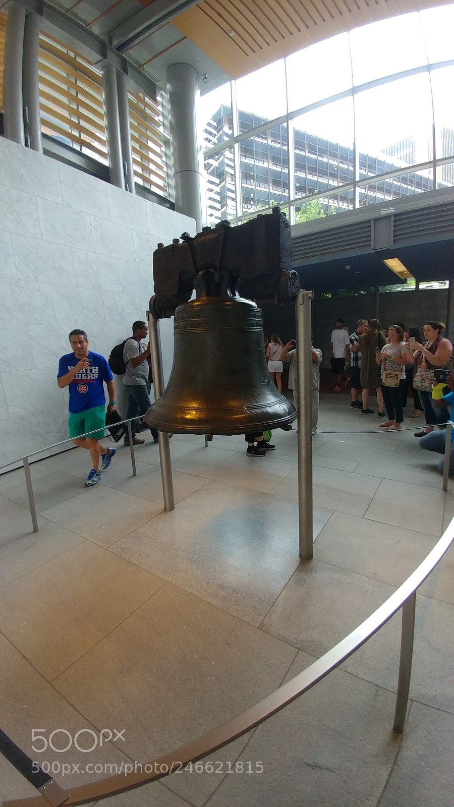 LG V20 sample photo. Liberty bell photography