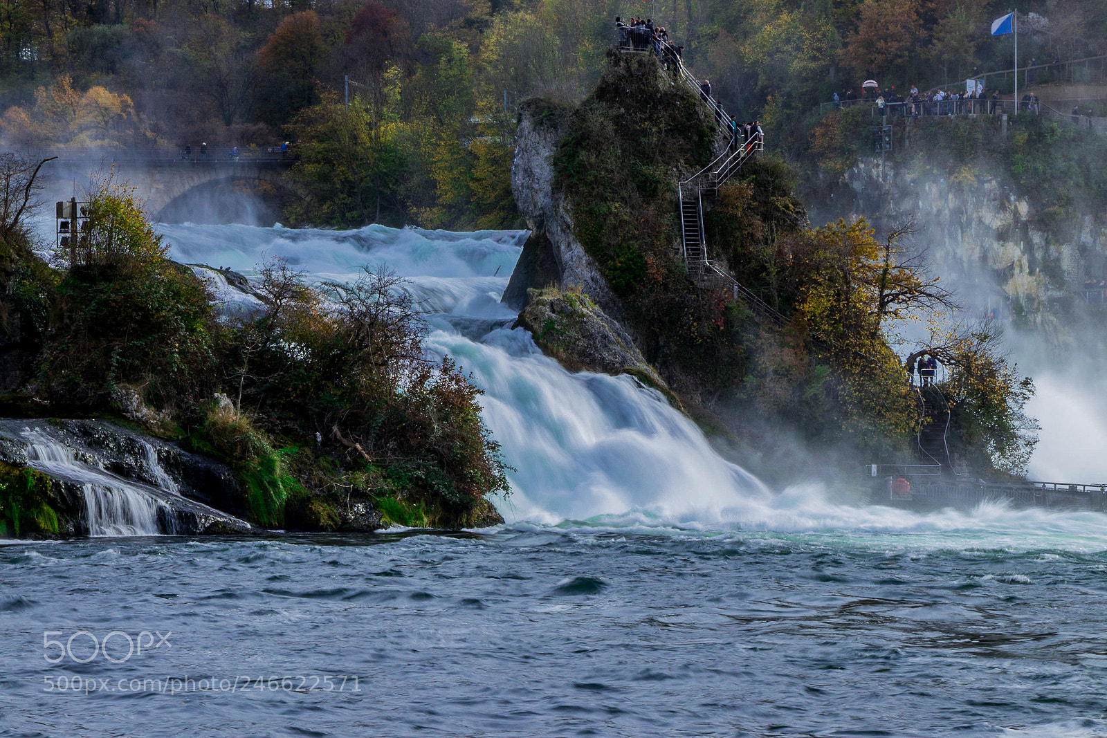 Canon EOS 77D (EOS 9000D / EOS 770D) sample photo. Water is falling photography