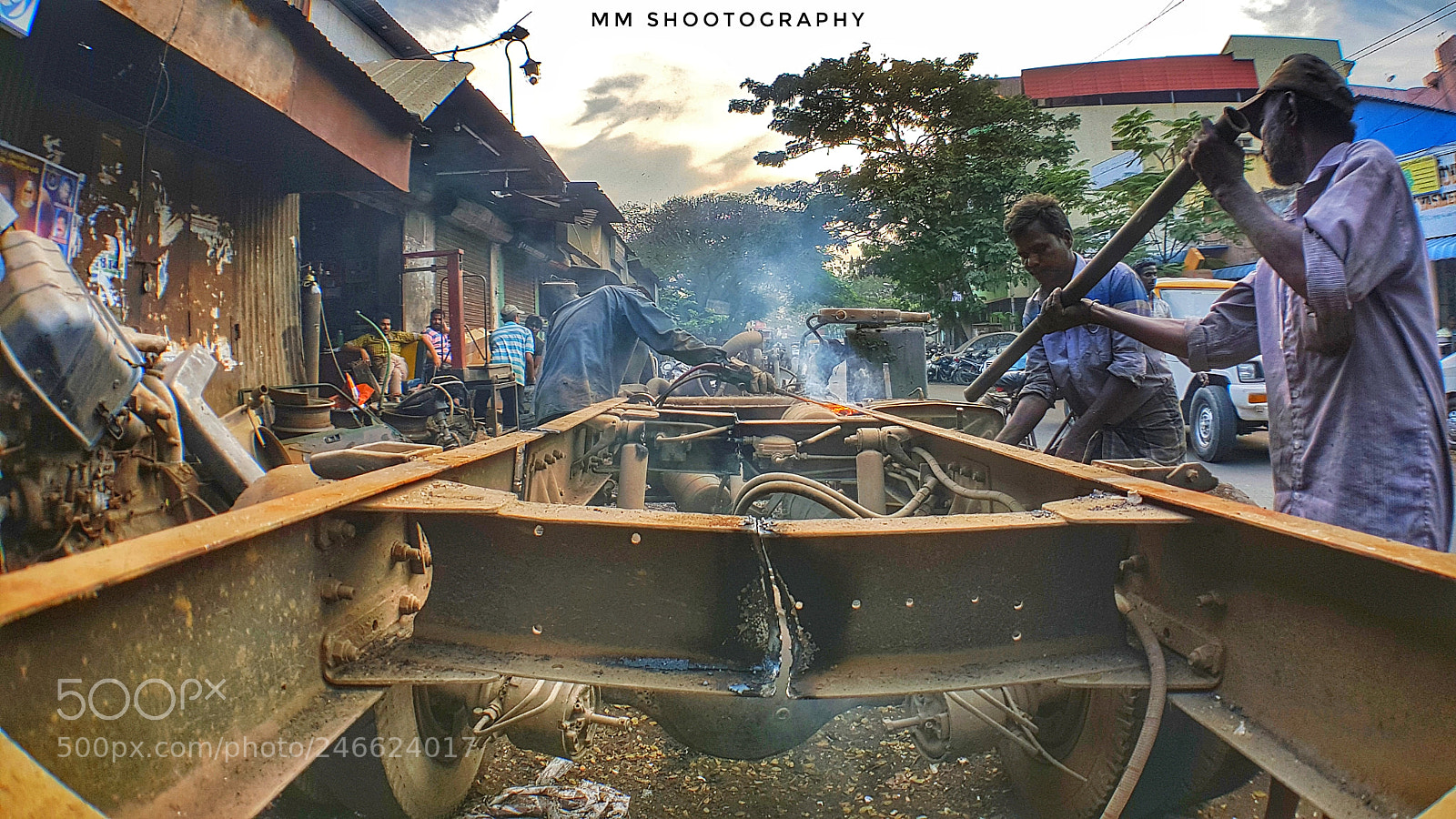 Samsung Galaxy S8+ sample photo. Piercing the parts photography