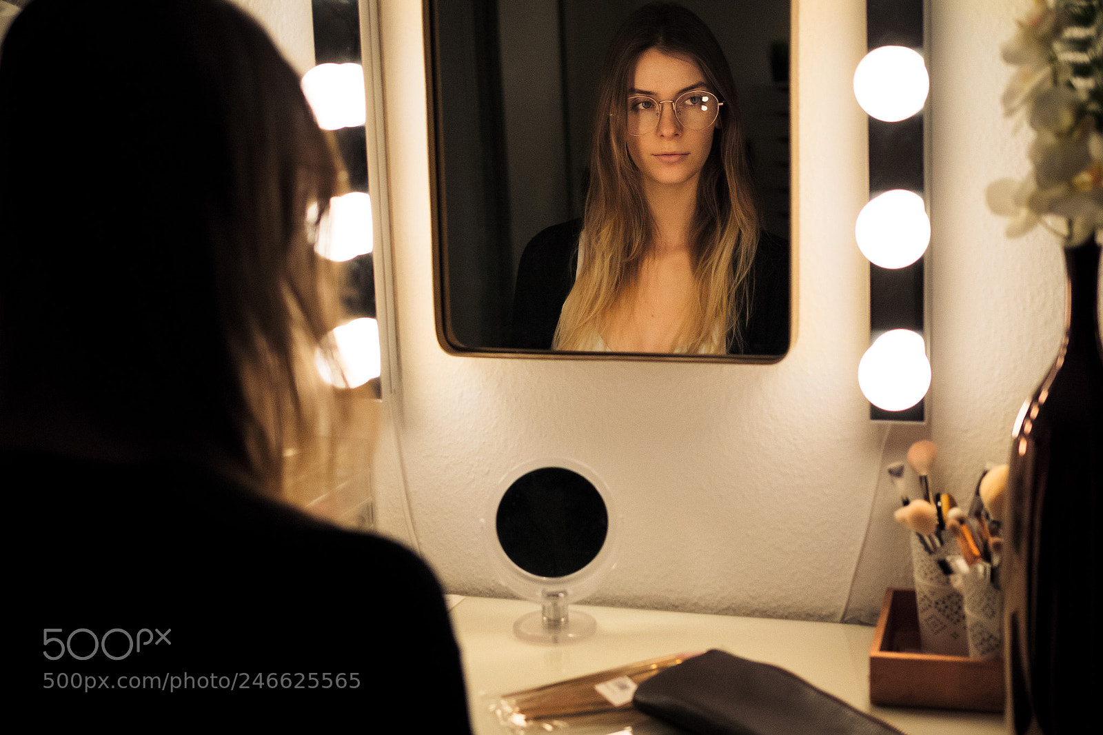 Olympus OM-D E-M10 II sample photo. | mirror | photography