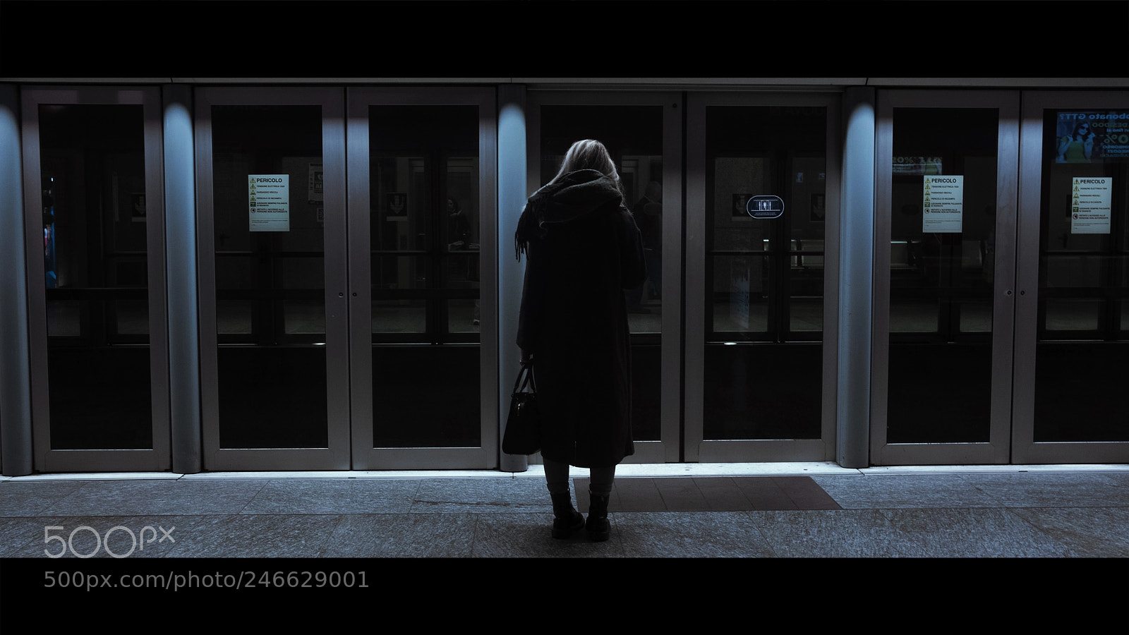 Fujifilm X-T2 sample photo. Dark metro photography