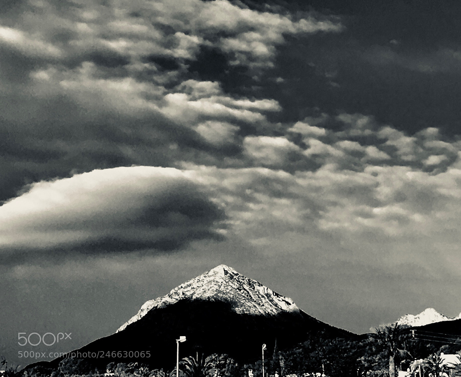 Apple iPad Pro sample photo. Puig campana photography
