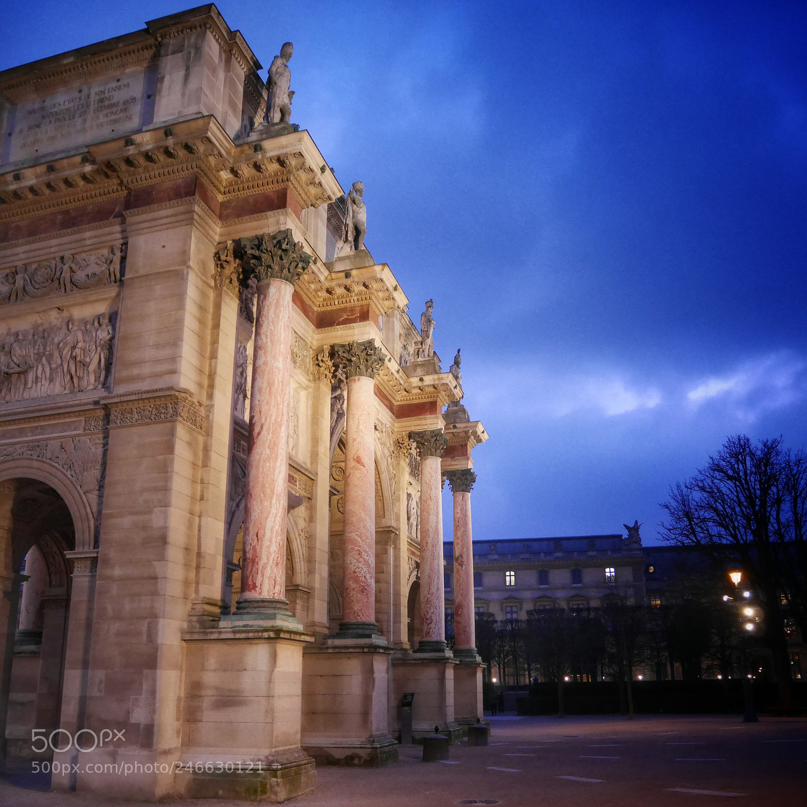 Panasonic Lumix DMC-GM1 sample photo. Entre chien et carrousel photography
