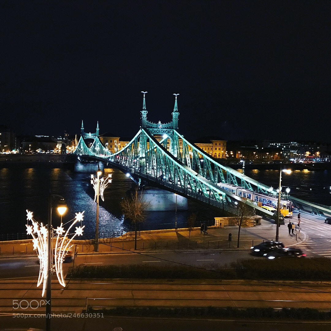 Apple iPhone 7 sample photo. Bridge in budapest photography