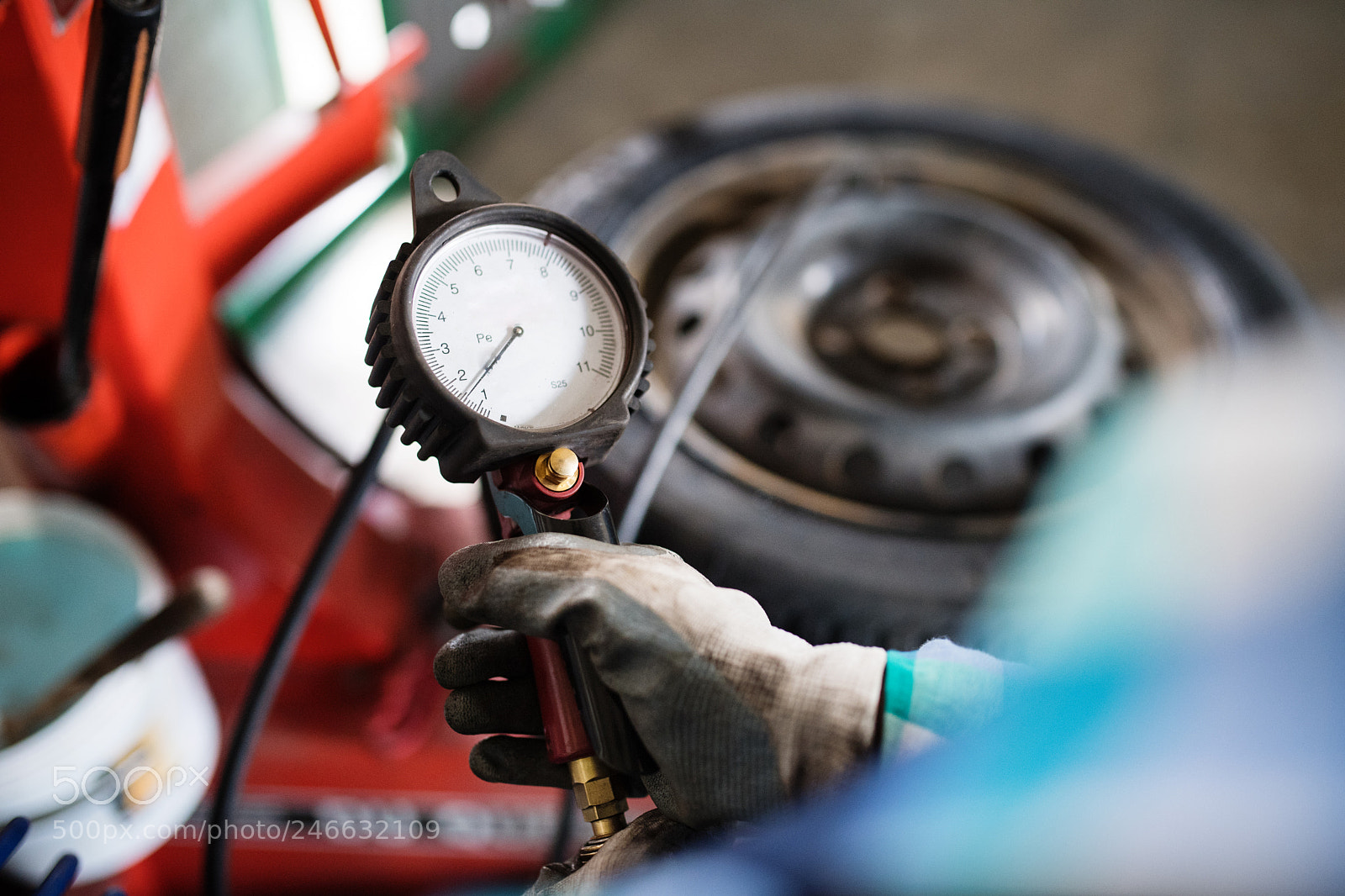 Nikon D5 sample photo. Senior female mechanic repairing photography