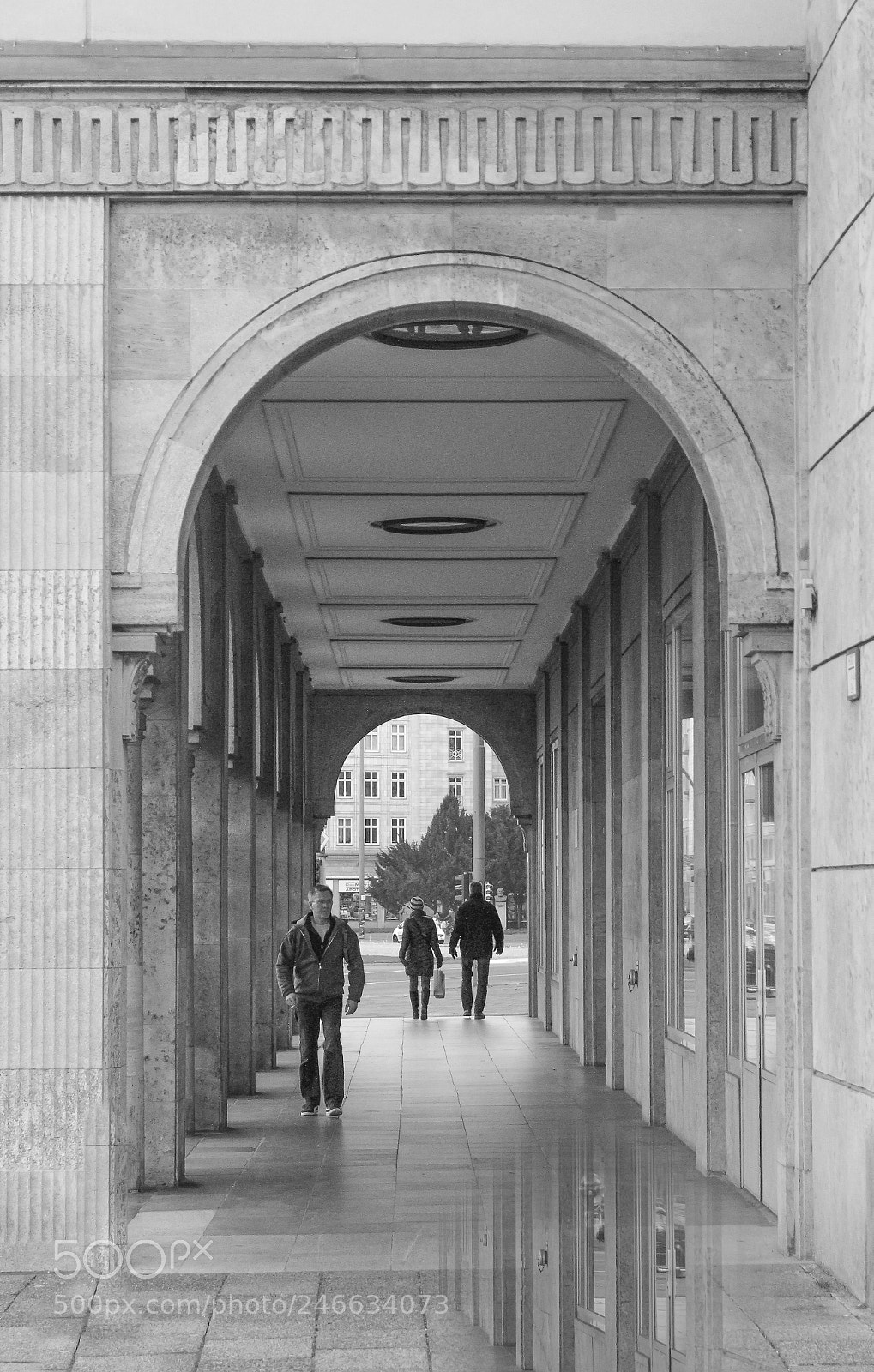 Canon EOS 600D (Rebel EOS T3i / EOS Kiss X5) sample photo. Salvatore zizi walking in photography
