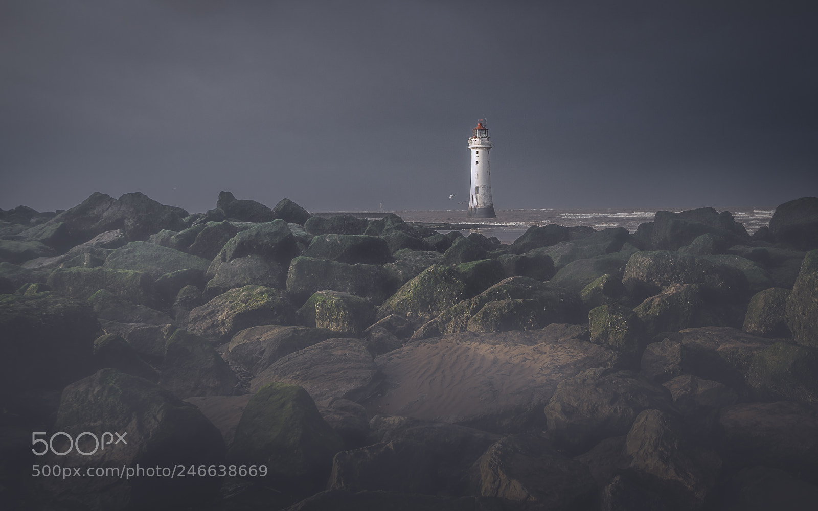 Olympus OM-D E-M5 sample photo. Perch rock lighthouse photography