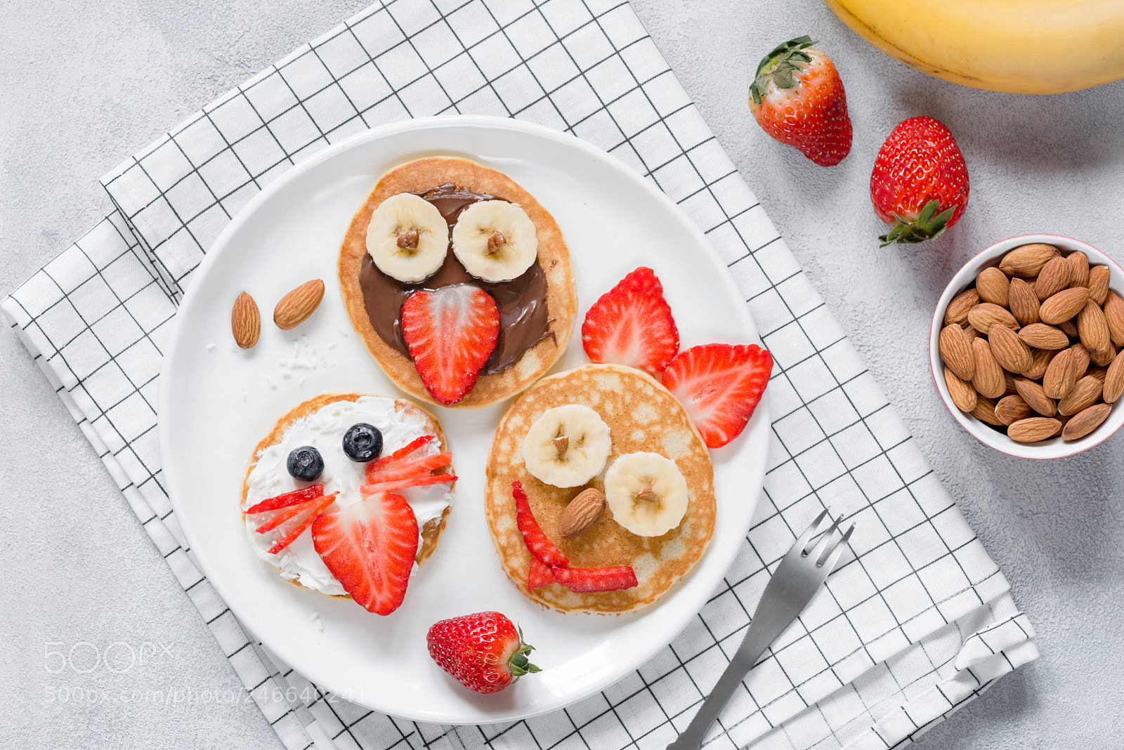 Nikon D810 sample photo. Funny pancakes with animal photography