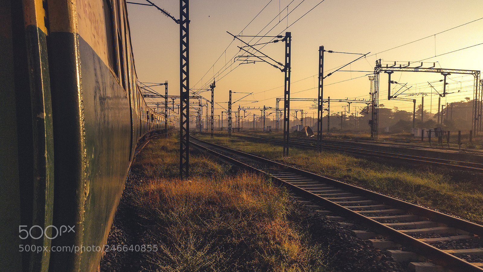 OnePlus A3003 sample photo. Morning train rides photography