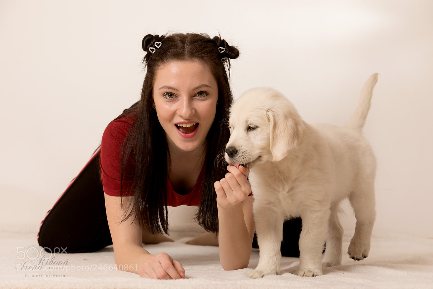 Canon EOS 5D Mark IV sample photo. Teen with puppy photography