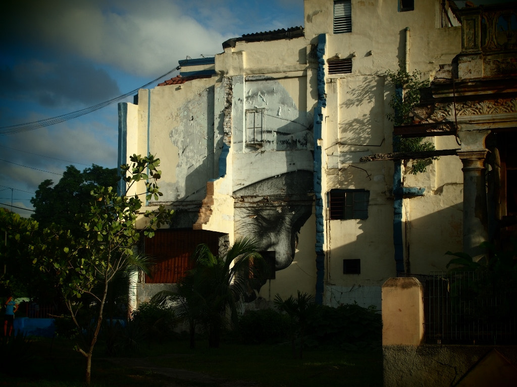 Olympus PEN E-P1 sample photo. Street art in havana photography