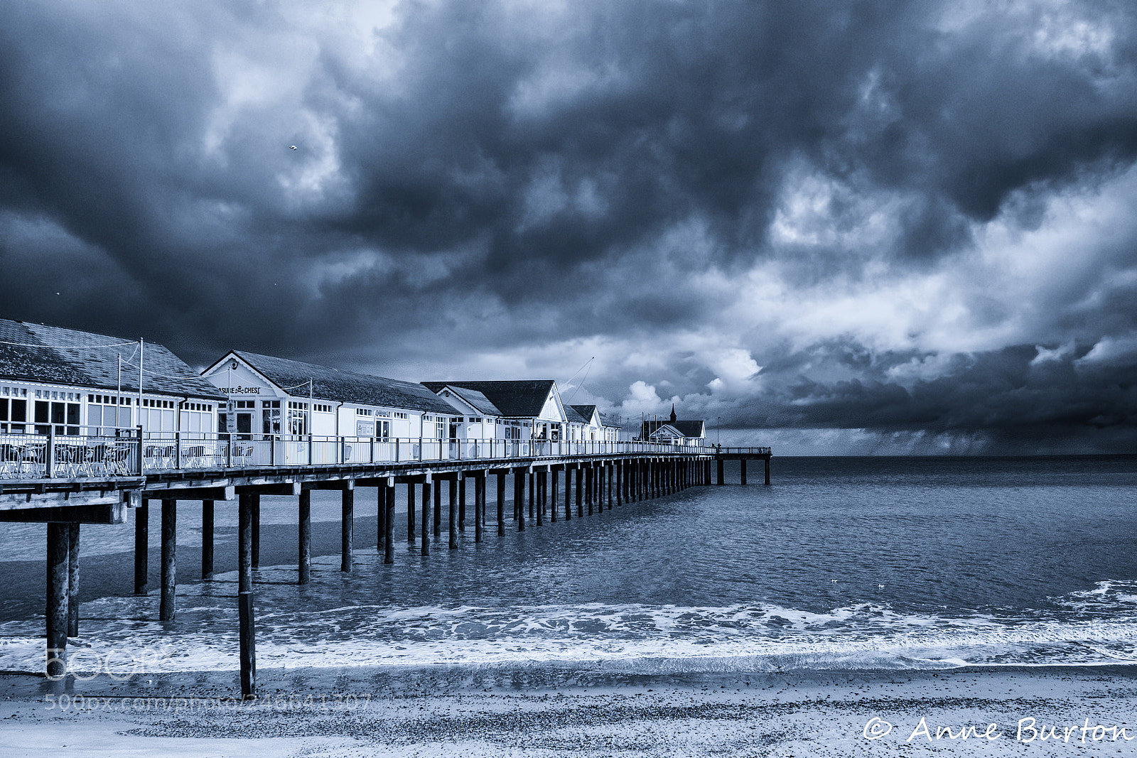 Fujifilm X-T1 sample photo. Southwold pier b&w photography