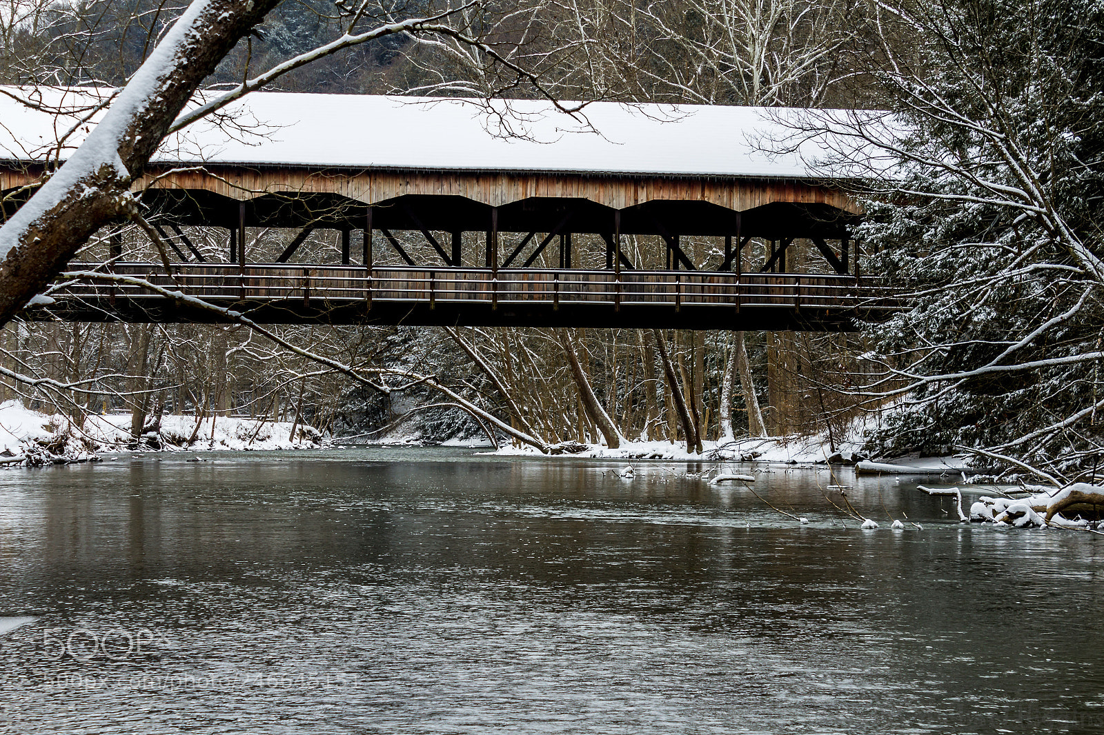 Canon EOS 1200D (EOS Rebel T5 / EOS Kiss X70 / EOS Hi) sample photo. Covered bridge photography