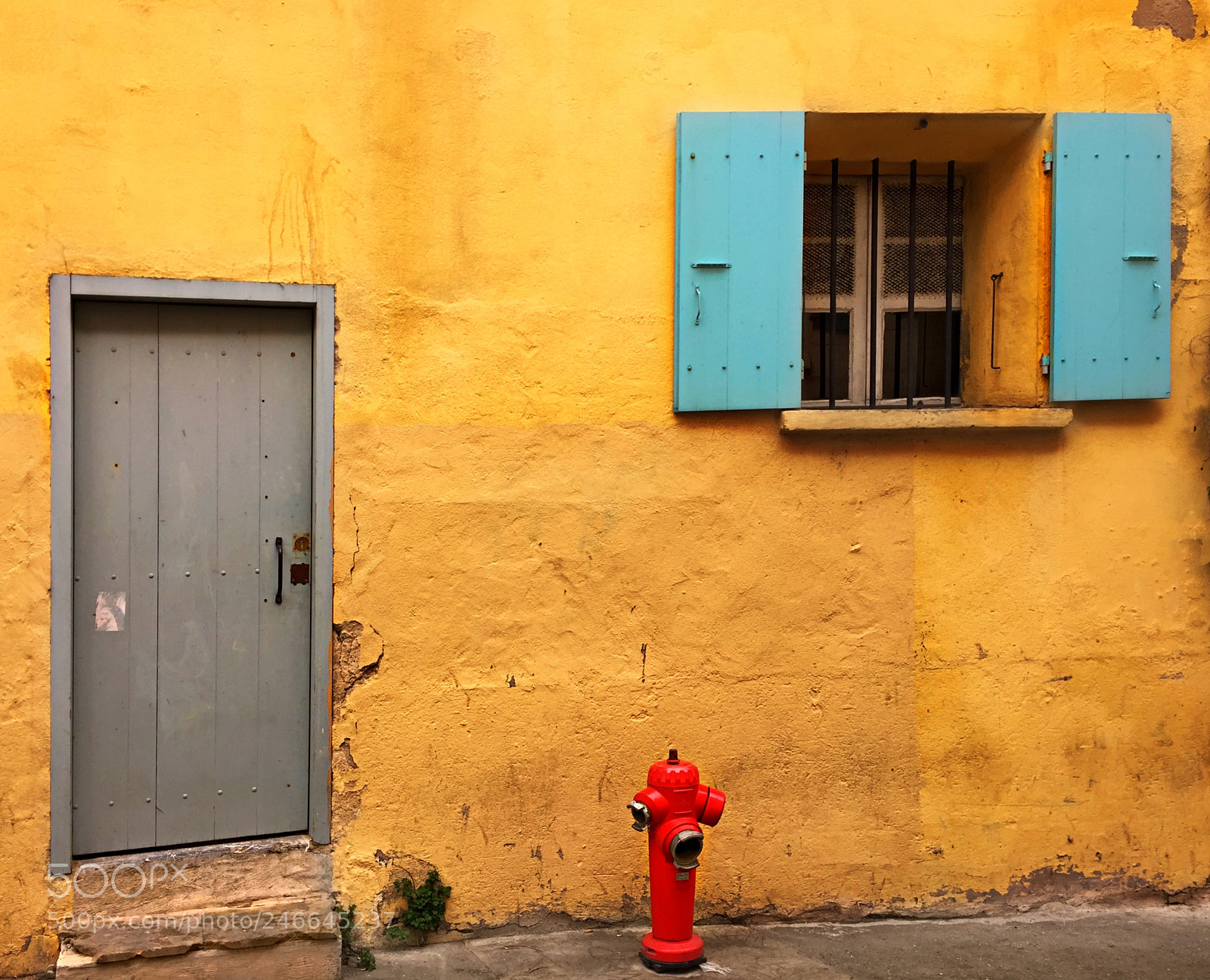 Apple iPhone 6 sample photo. Red turquoise and yellow photography