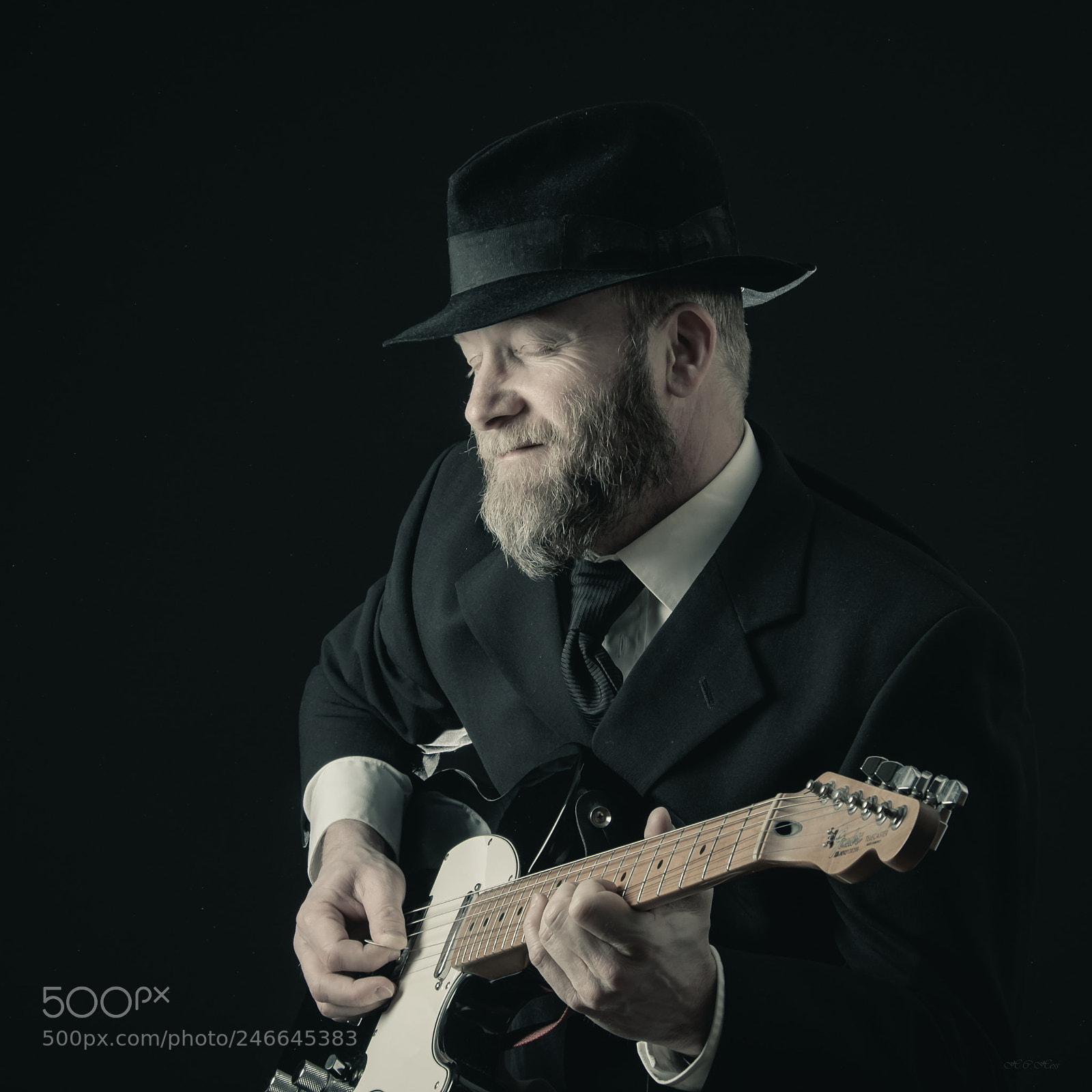 Fujifilm X-T1 sample photo. Playing the blues photography