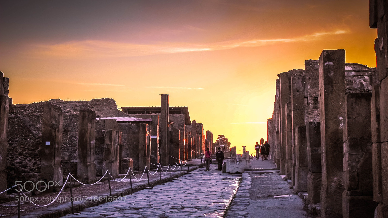 Canon EOS 600D (Rebel EOS T3i / EOS Kiss X5) sample photo. Pompeii on fire photography