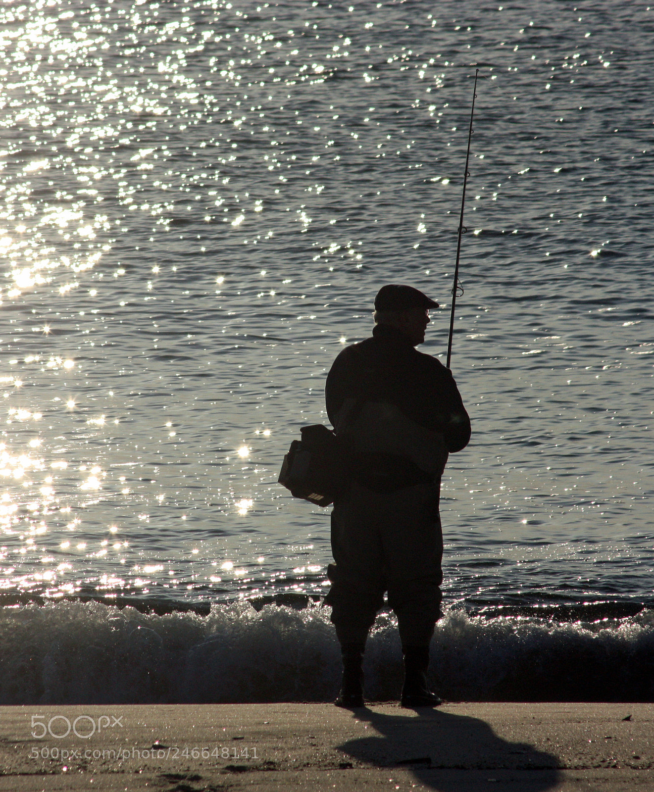 Canon EOS 450D (EOS Rebel XSi / EOS Kiss X2) sample photo. Lone fisherman photography