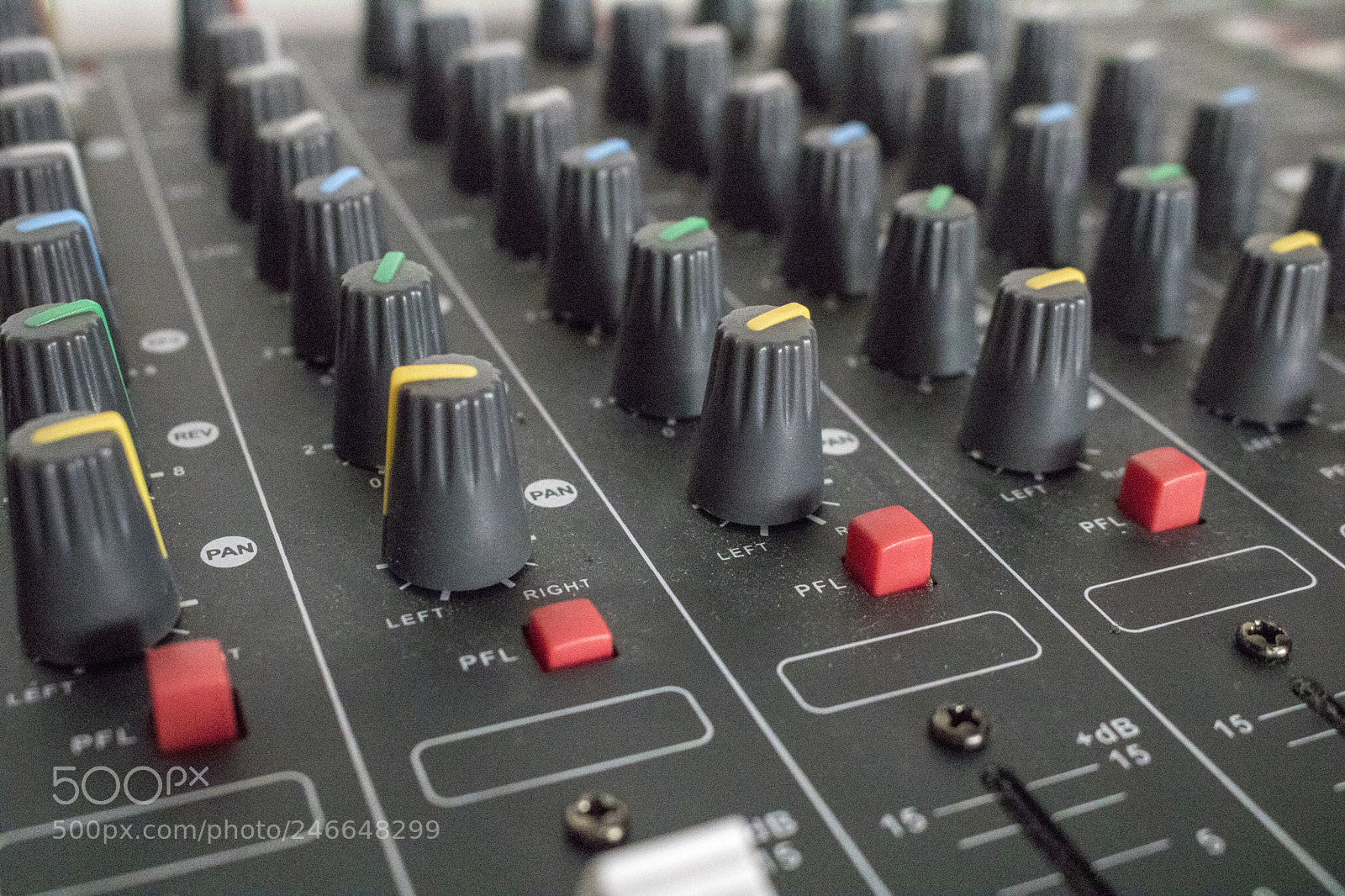 Canon EOS 750D (EOS Rebel T6i / EOS Kiss X8i) sample photo. Mixer regulators photography