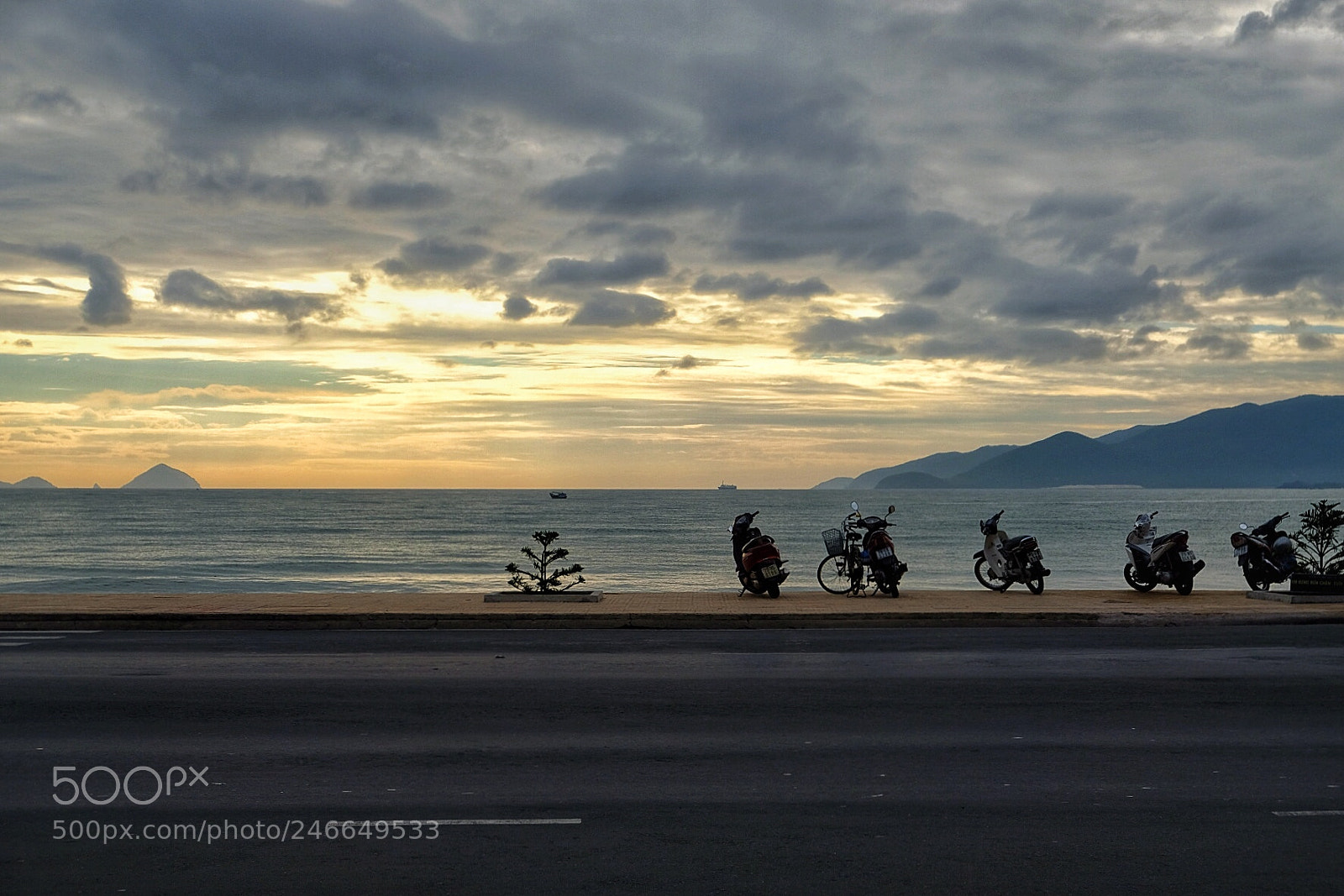 Fujifilm X-T2 sample photo. Moto- sunrise photography