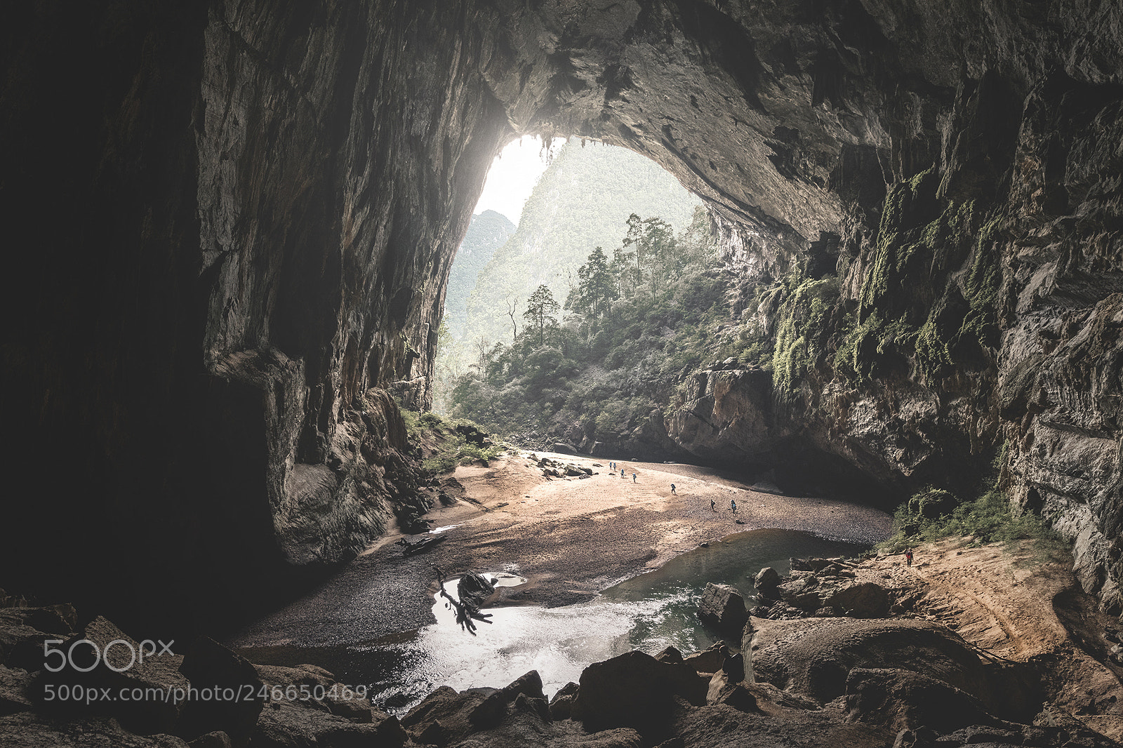 Nikon D850 sample photo. Hang en cave exit photography