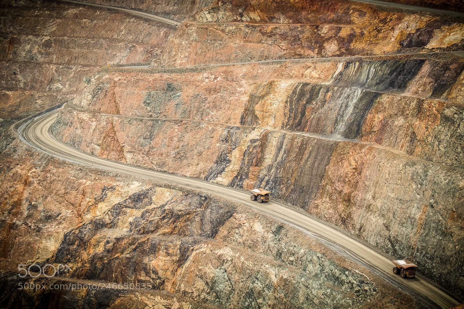 Canon EOS 7D Mark II sample photo. Super pit photography