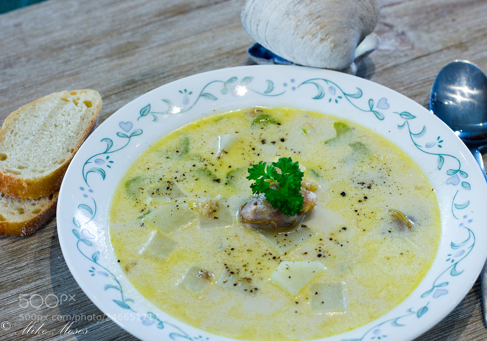Canon EOS 700D (EOS Rebel T5i / EOS Kiss X7i) sample photo. Maritime clam chowder photography