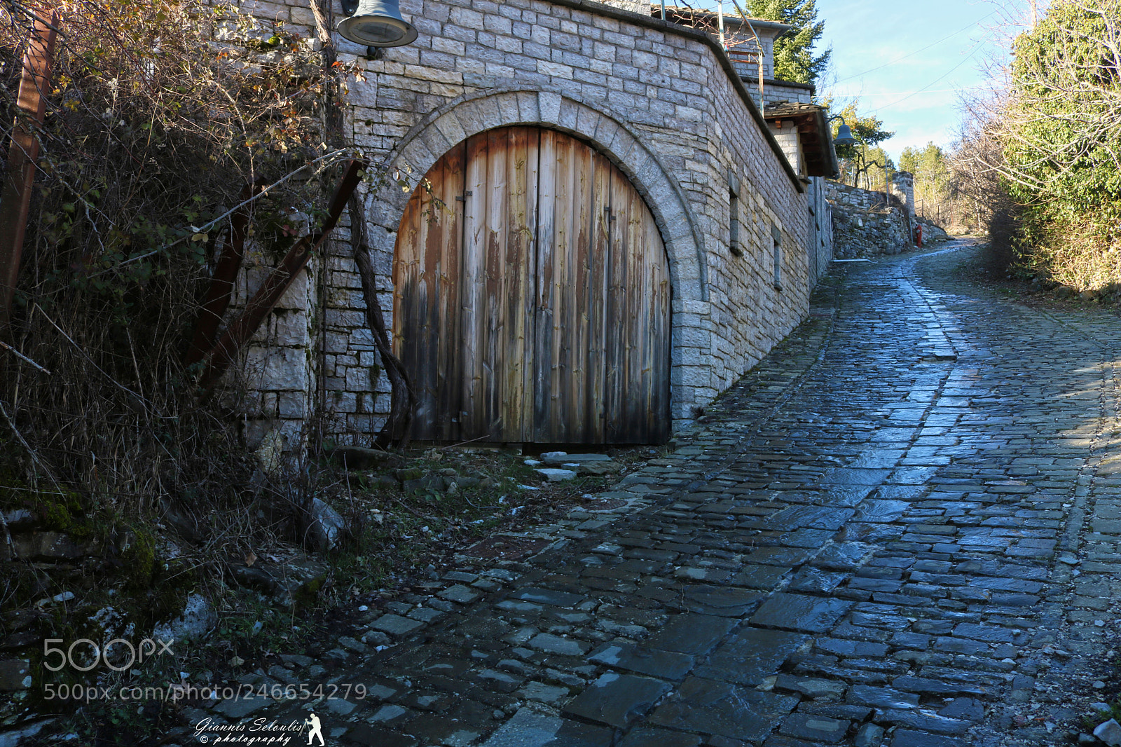 Canon EOS 760D (EOS Rebel T6s / EOS 8000D) sample photo. Traditional cobbled streets papingo photography