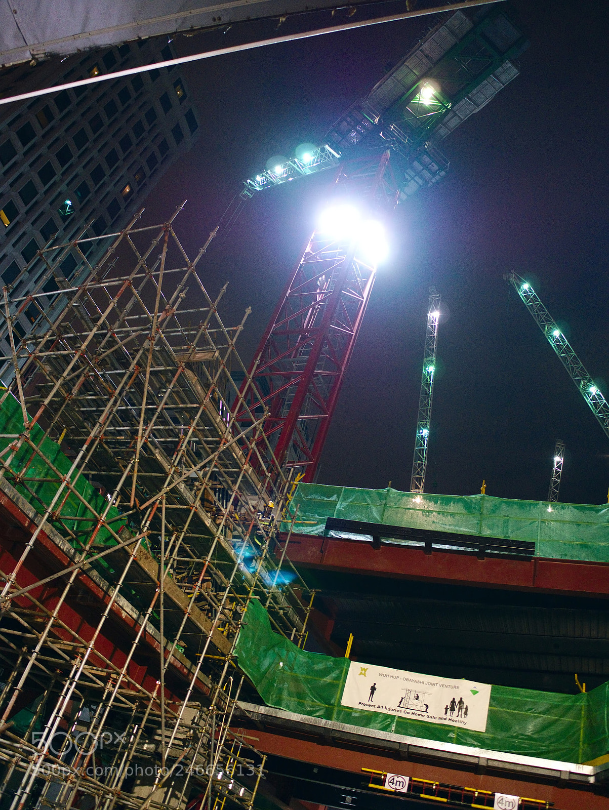 Panasonic Lumix DMC-G85 (Lumix DMC-G80) sample photo. Night crane photography