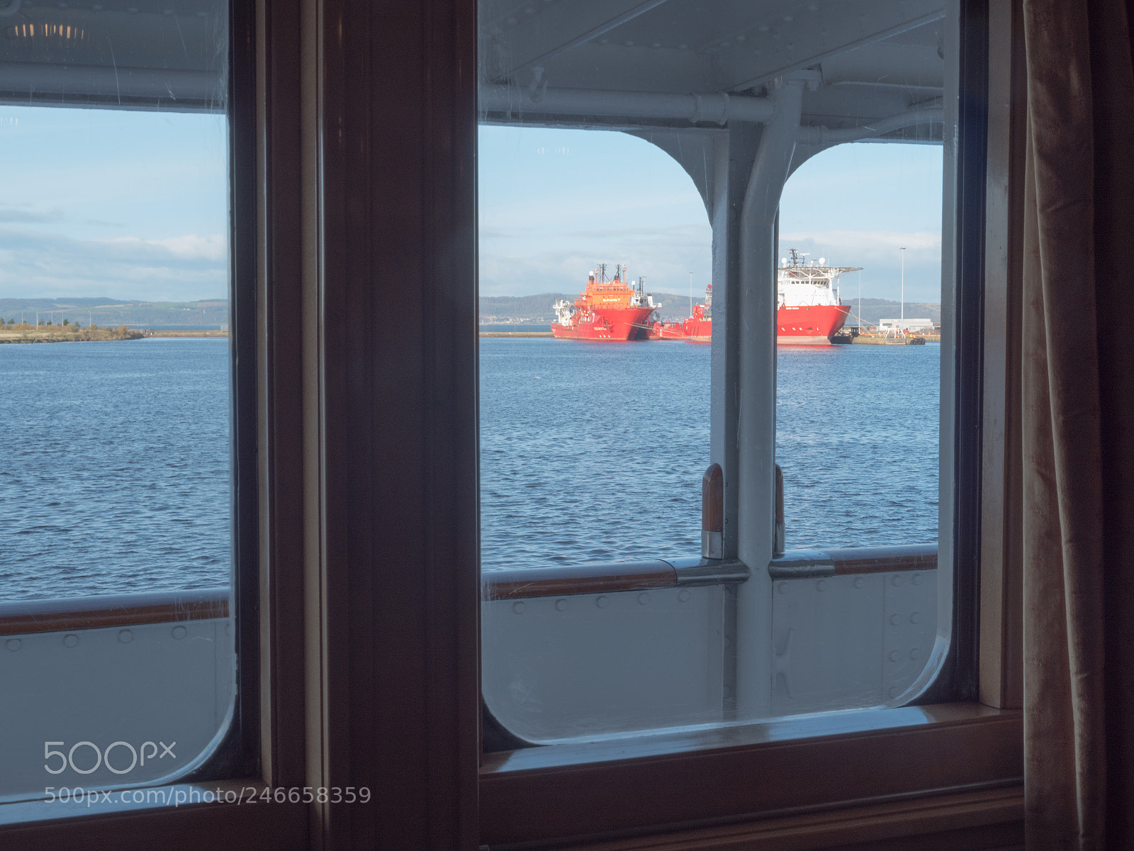 Panasonic Lumix DMC-GX8 sample photo. Through the window photography
